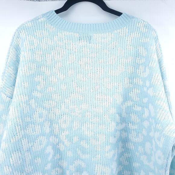 John+Jenn Cozy Modern Streetwear Soft Pastel Blue Animal Knit Pullover Sweater M - Picture 11 of 14
